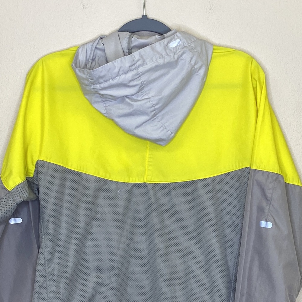 Nike Running Lightweight Jacket Size Small - image 8